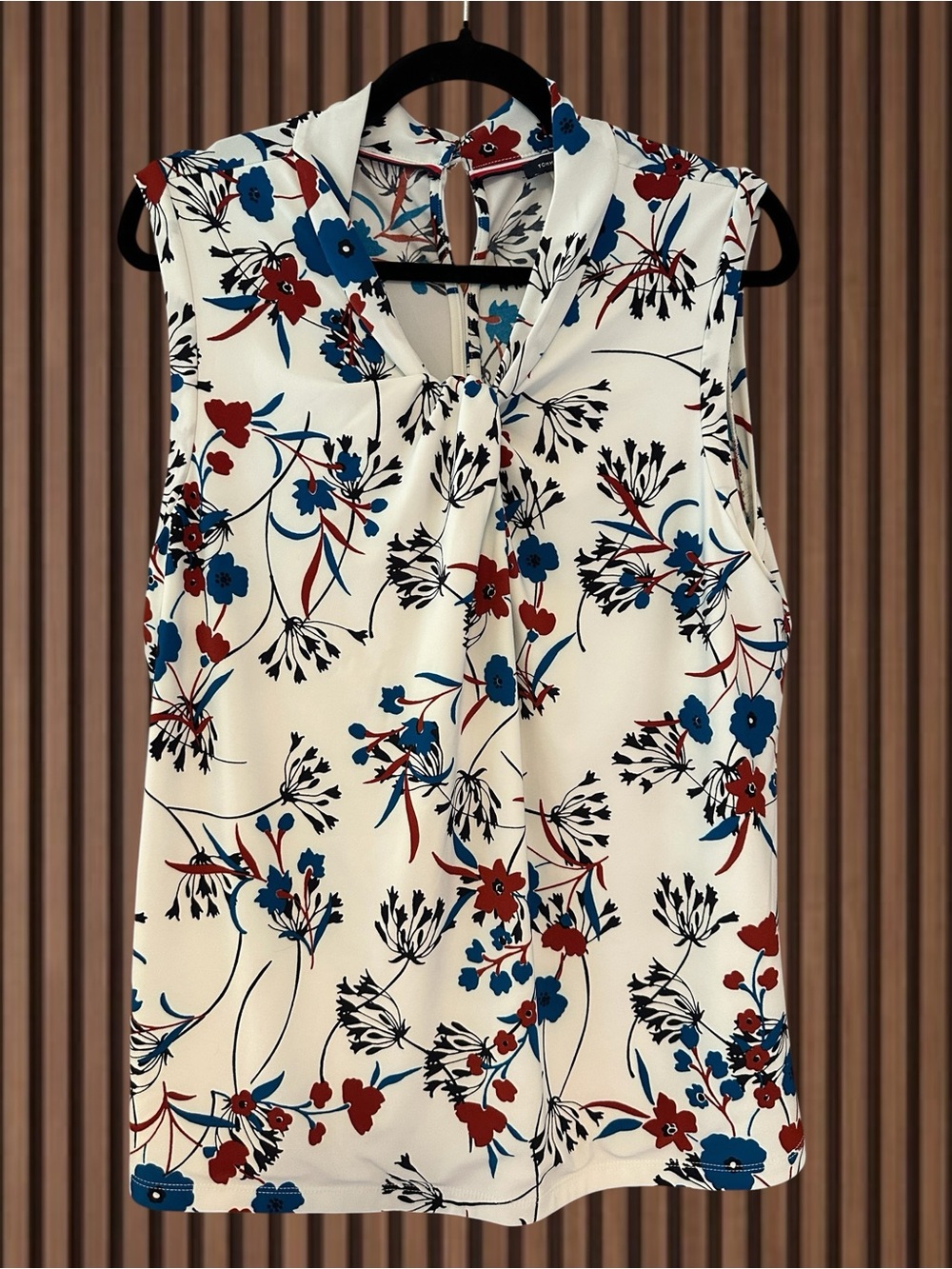 Tommy Hilfiger Sleeveless Floral Mock Neck Blouse XL Red White Blue Stretch Top